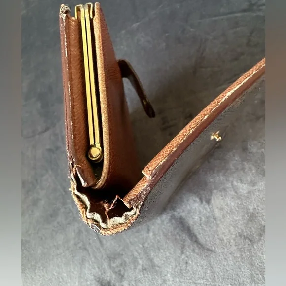 Louis Vuitton French Kiss Lock Monogram Wallet - Vintage 
